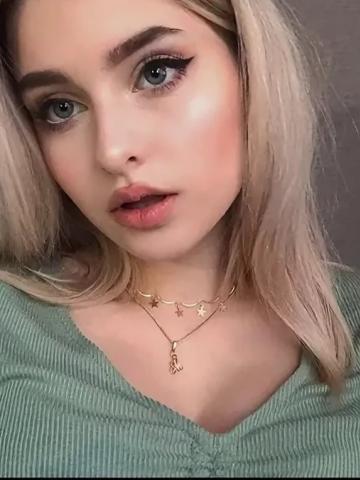 Полина